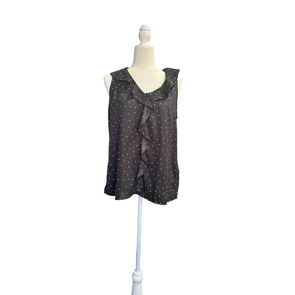 VINCE CAMUTO Ruffle Front Black Polka Dot Sleeveless Blouse in Size Med